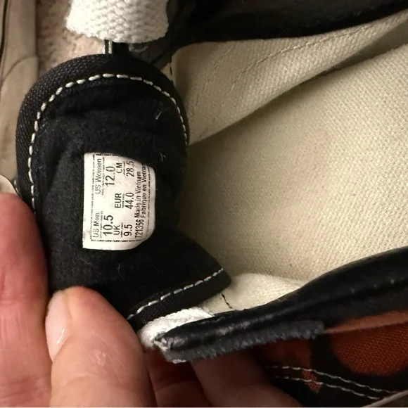 Men’s Vans Size 10.5 - Picture 3 of 3